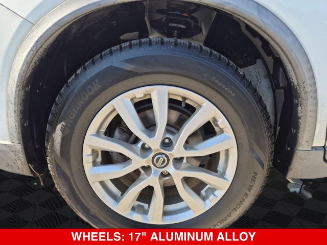 Used 2017 Nissan Rogue SV AWD/4WD image 9