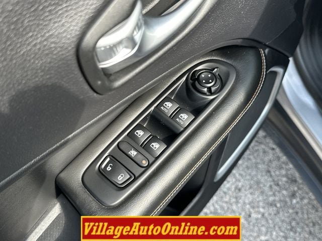 Used 2018 Jeep Compass Latitude w/ Popular Equipment Group AWD/4WD image 10