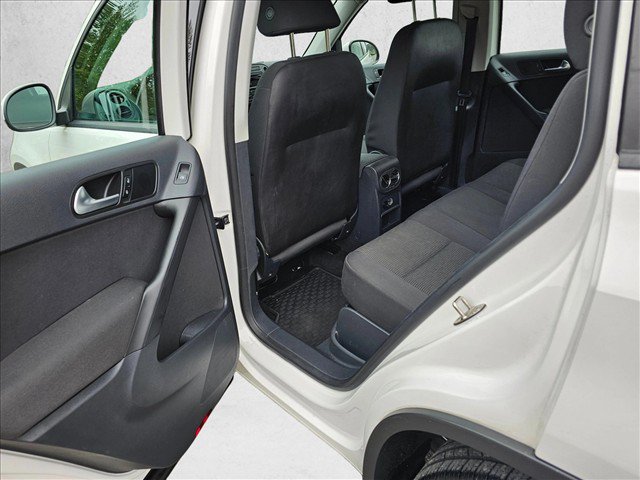 Used 2013 Volkswagen Tiguan S FWD image 17