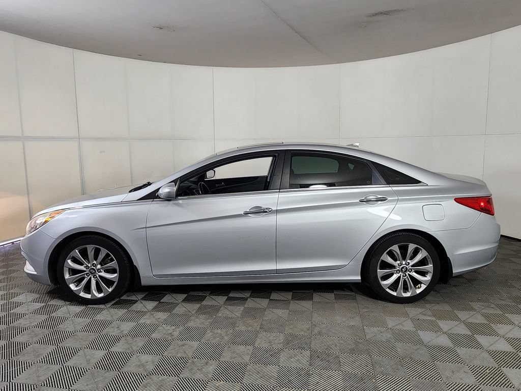 Used 2013 Hyundai Sonata SE w/ Navigation & Sunroof Pkg FWD image 4