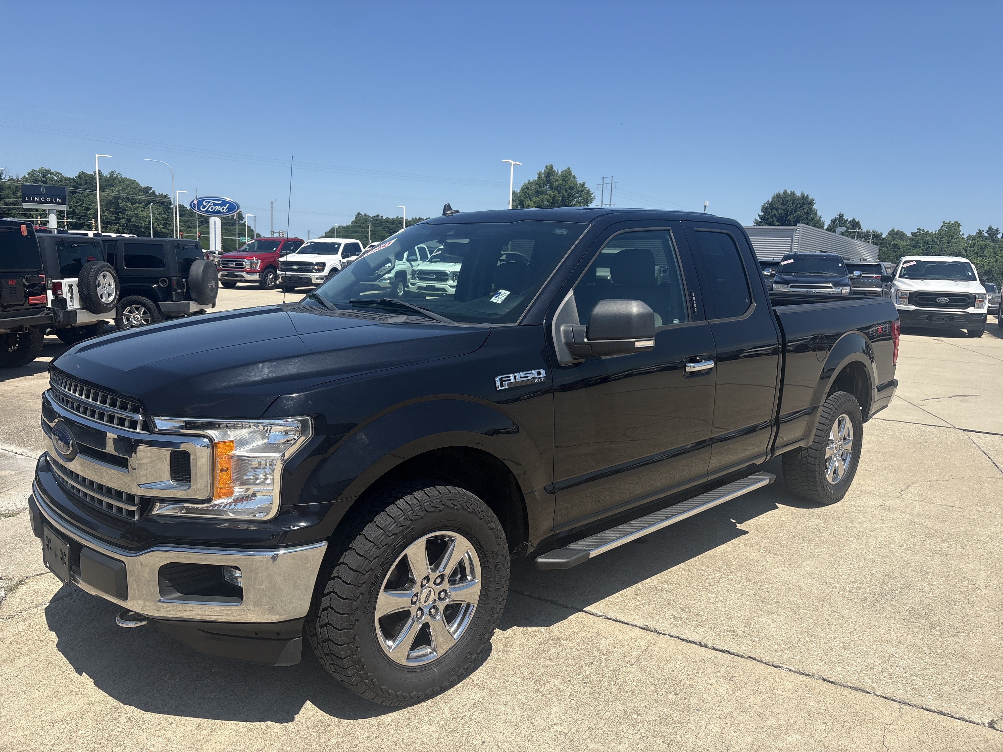 Used 2020 Ford F150 XLT w/ Equipment Group 302A Luxury AWD/4WD image 4