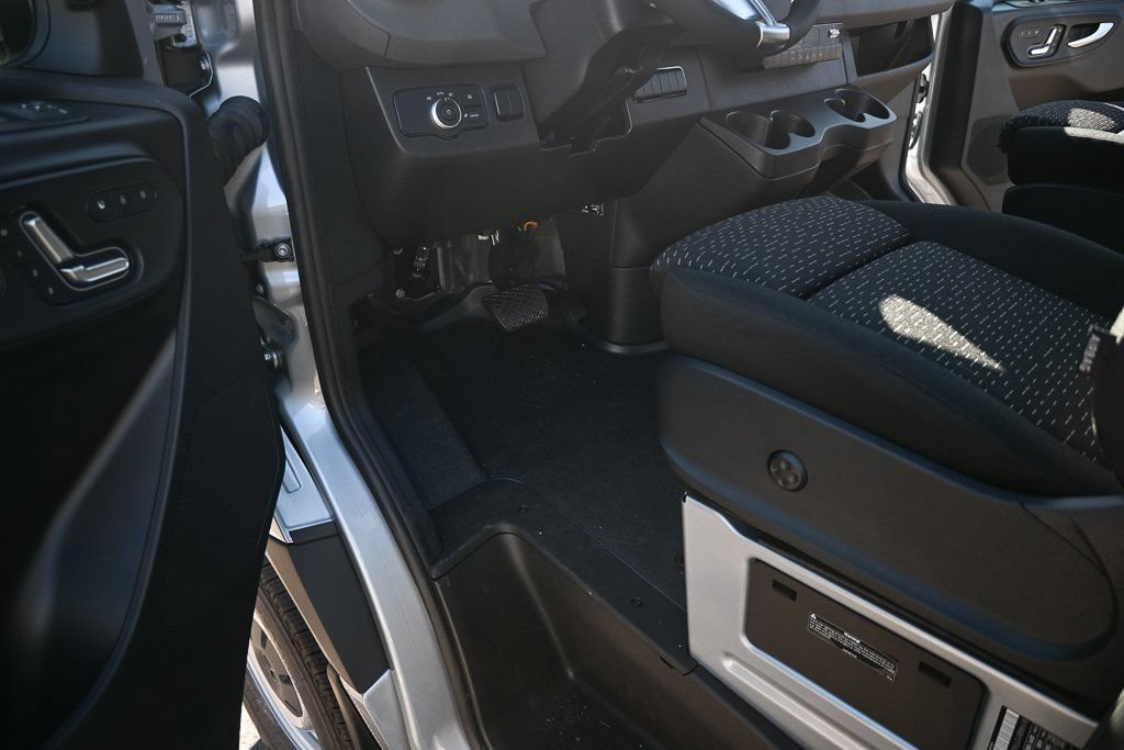 Used 2026 Mercedes-Benz Sprinter 2500 image 7