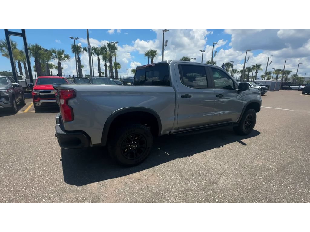 Used 2023 Chevrolet Silverado 1500 ZR2 w/ Technology Package AWD/4WD image 2