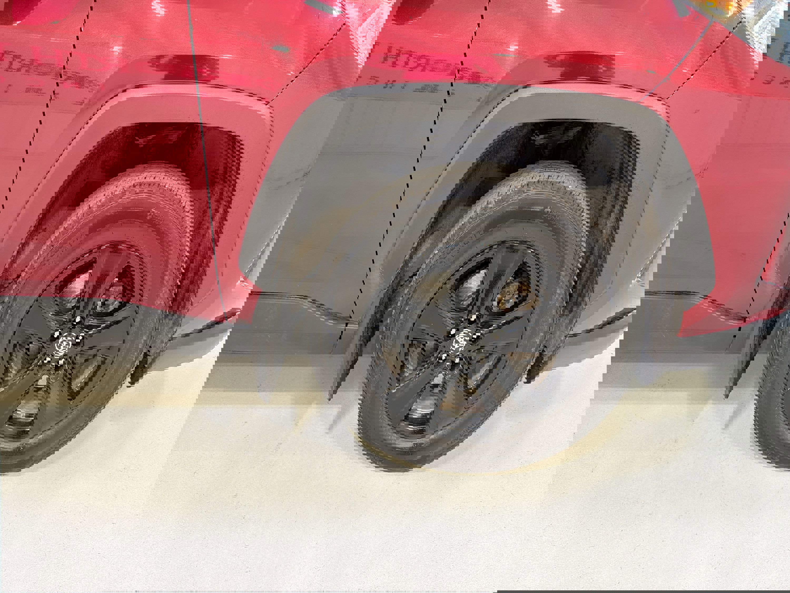 Used 2021 Toyota RAV4 XLE image 28