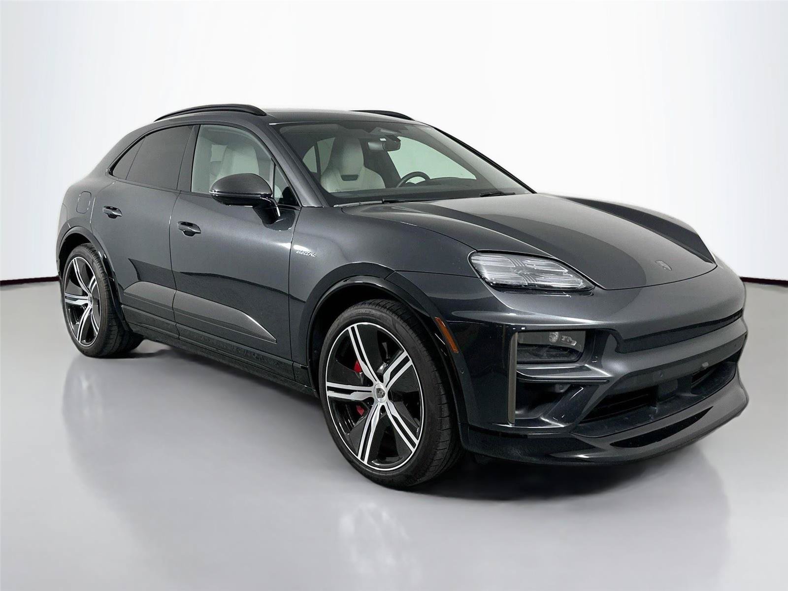 Certified 2024 Porsche Macan Turbo Electric AWD/4WD image 9