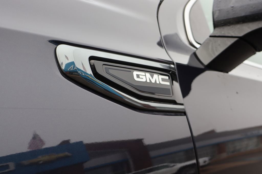 Used 2023 GMC Yukon Denali Ultimate image 10
