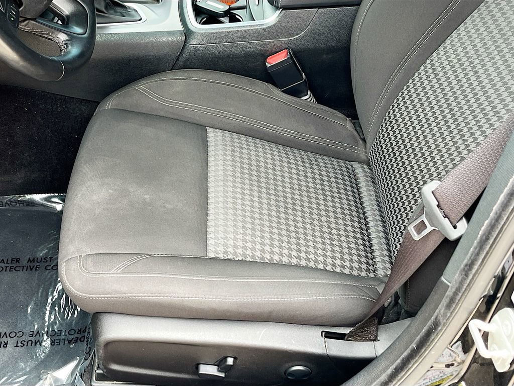 Used 2023 Dodge Charger SXT w/ Cold Weather Package RWD image 19
