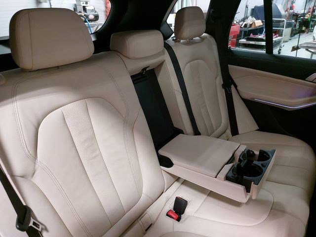 Used 2022 BMW X5 sDrive40i RWD image 12