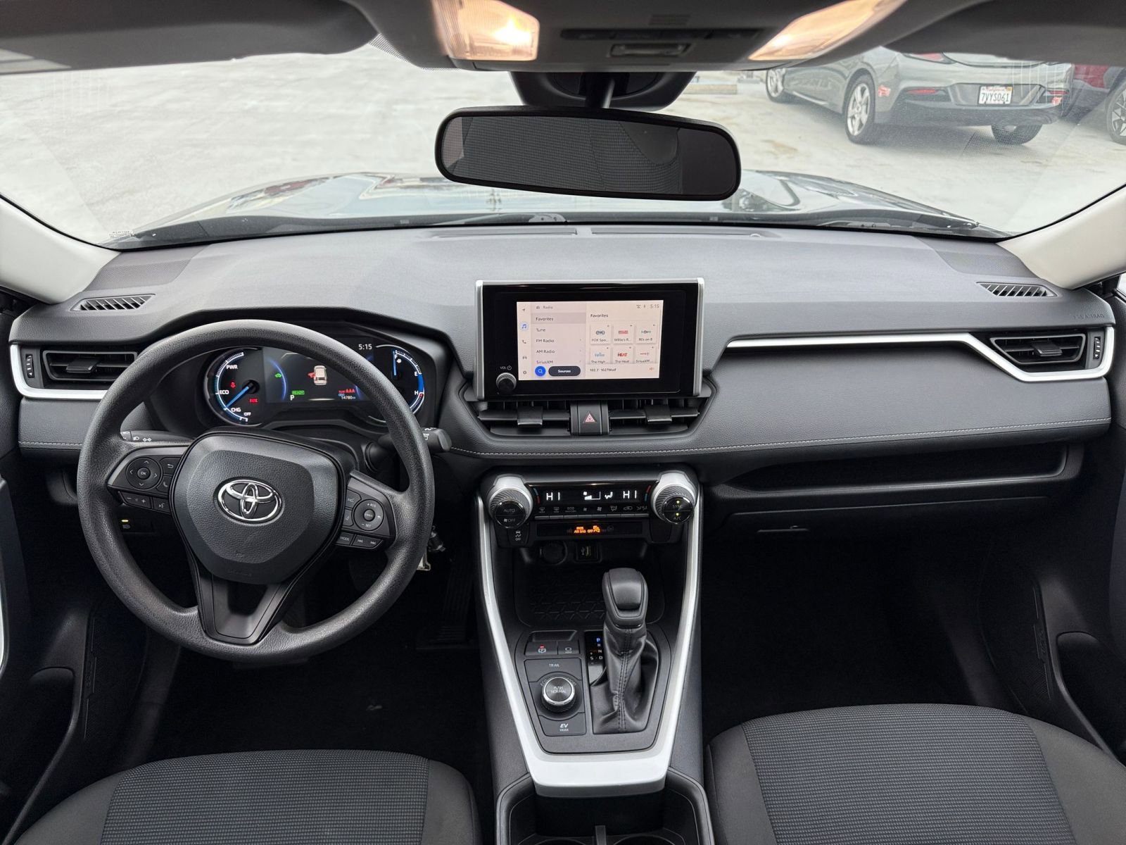 Used 2025 Toyota RAV4 LE image 32