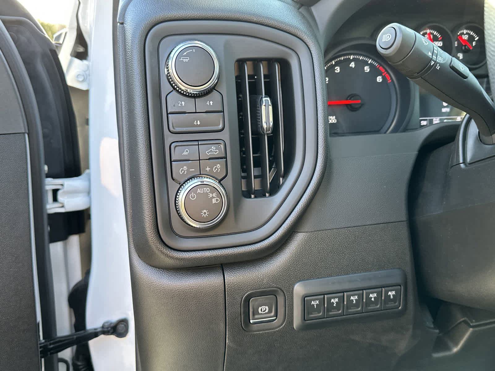 New 2025 GMC Sierra 3500 Pro w/ Convenience Package AWD/4WD image 30