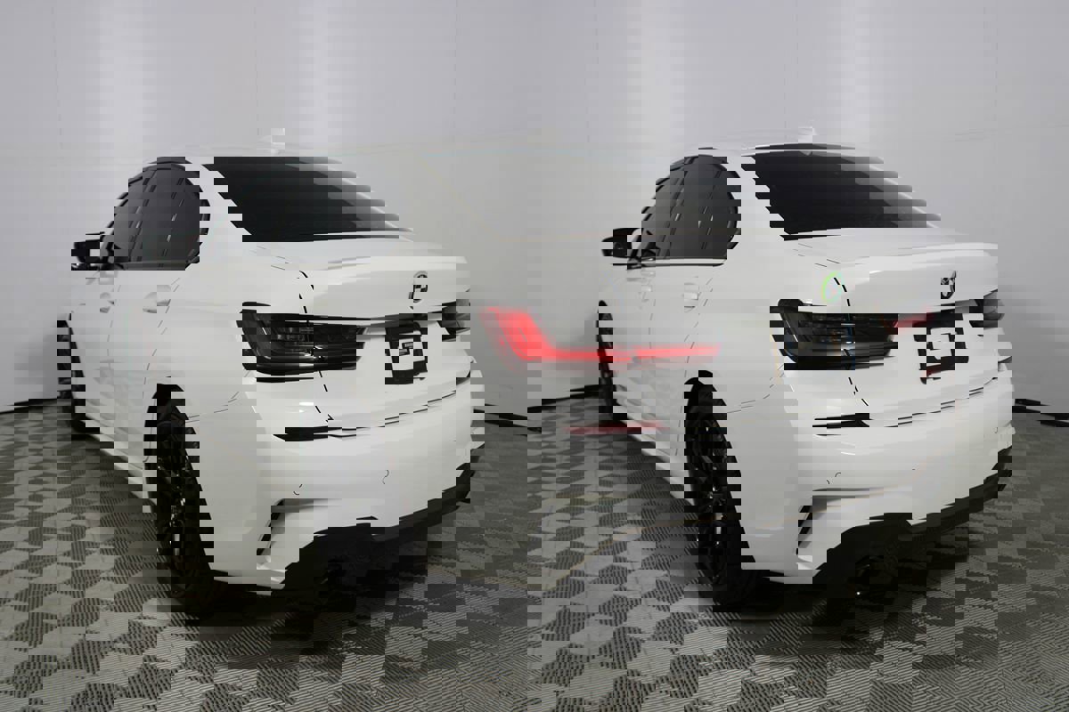 Used 2021 BMW 330e w/ M Sport Package image 31