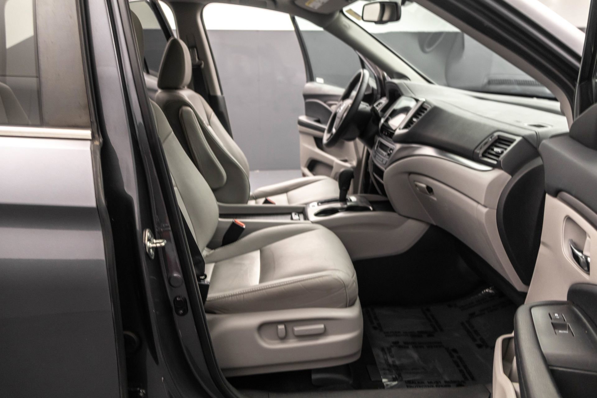 Used 2018 Honda Pilot EX-L image 37