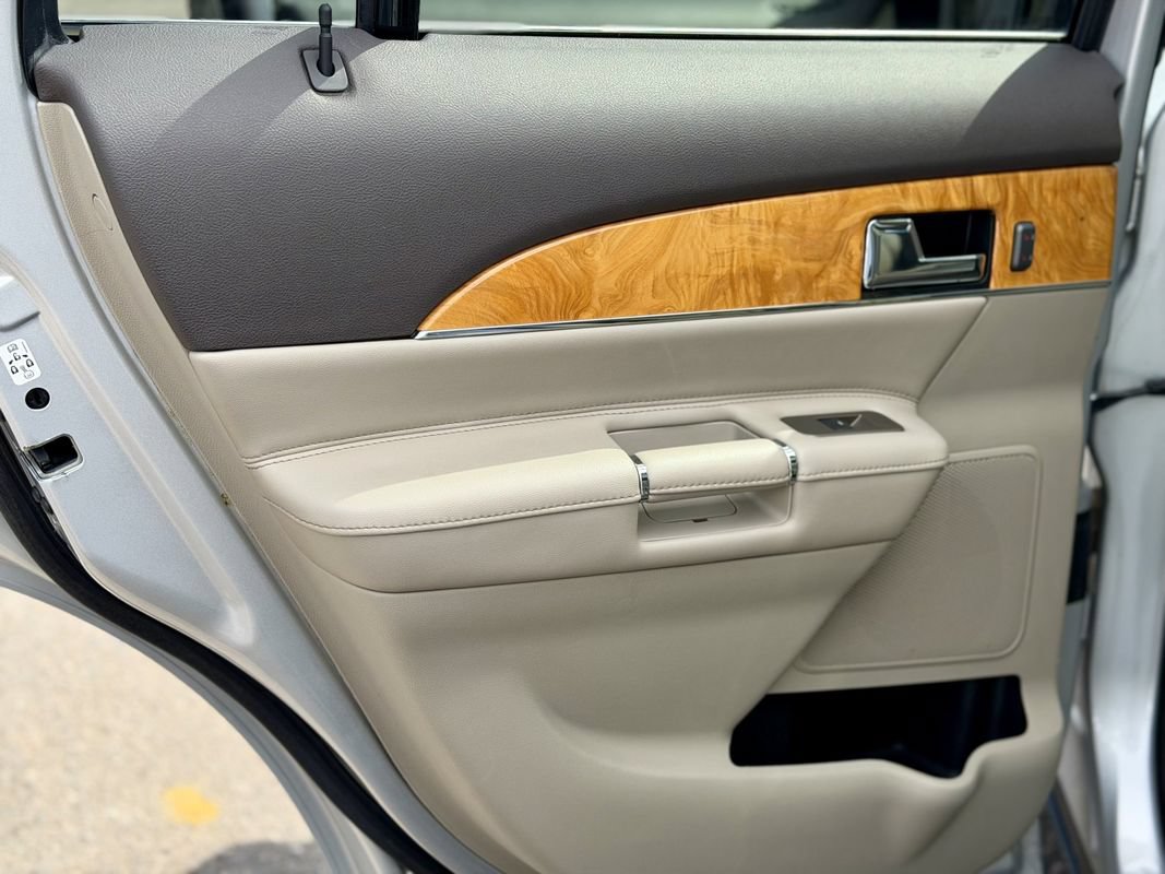 Used 2013 Lincoln MKX AWD image 28