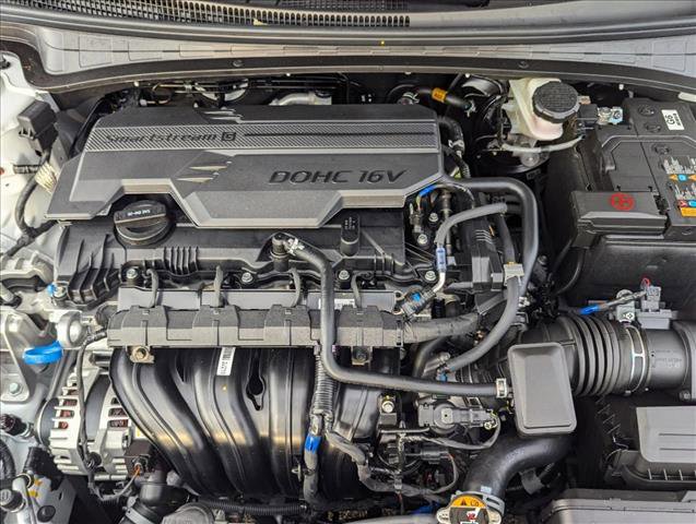 Certified 2025 Hyundai Elantra Sport image 15