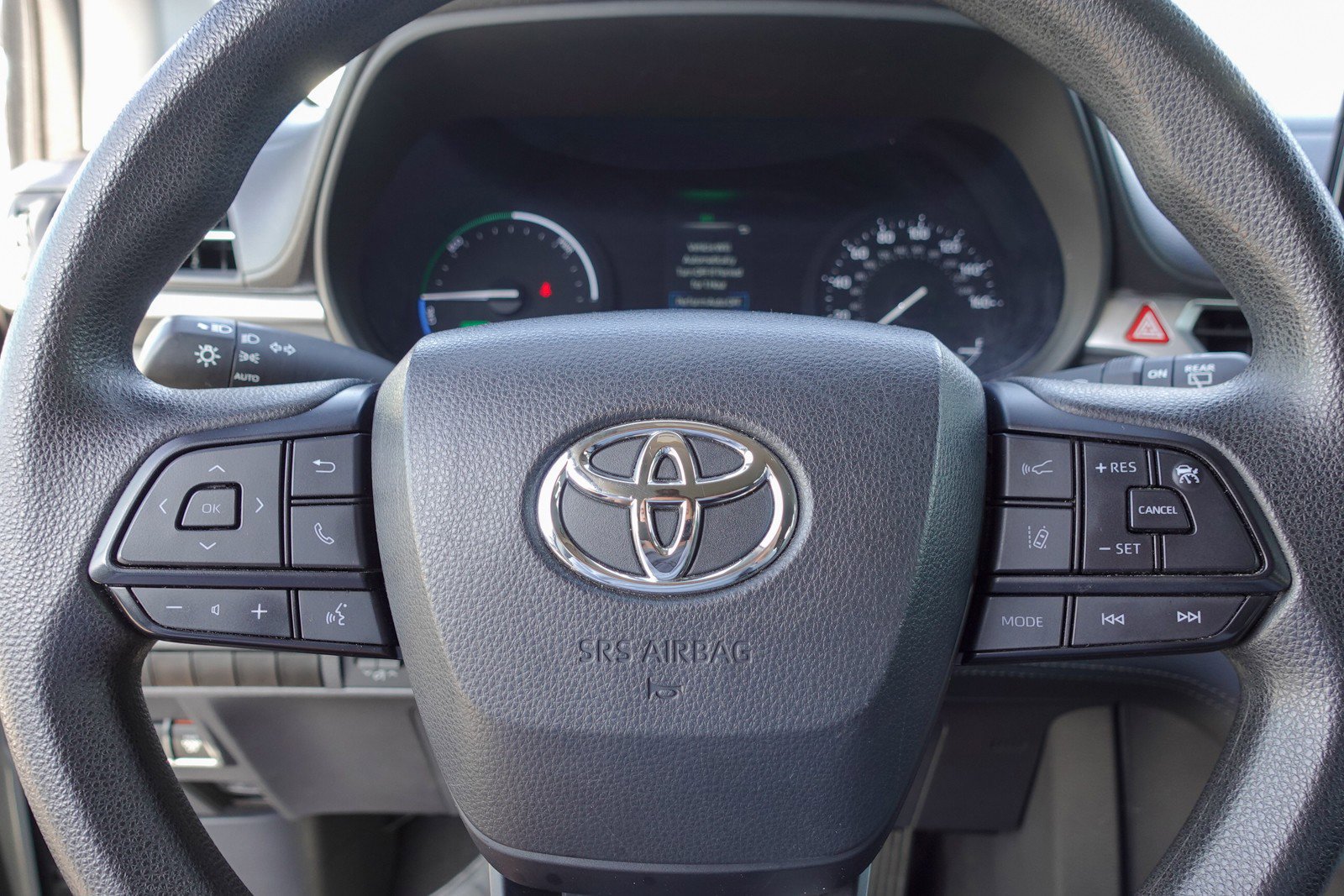 Used 2024 Toyota Sienna LE image 14