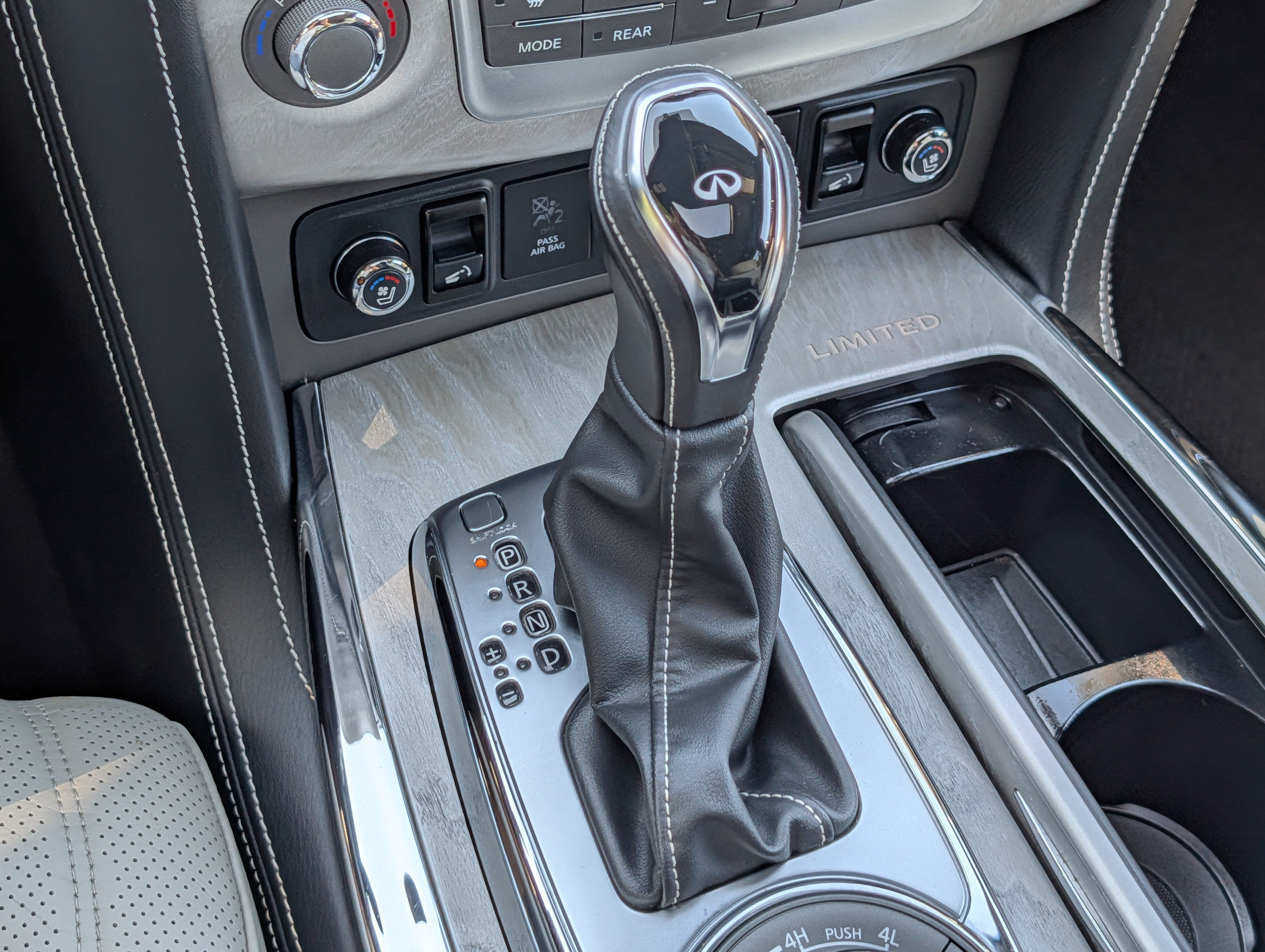 Used 2019 INFINITI QX80 Limited w/ All-Season Package AWD/4WD image 24