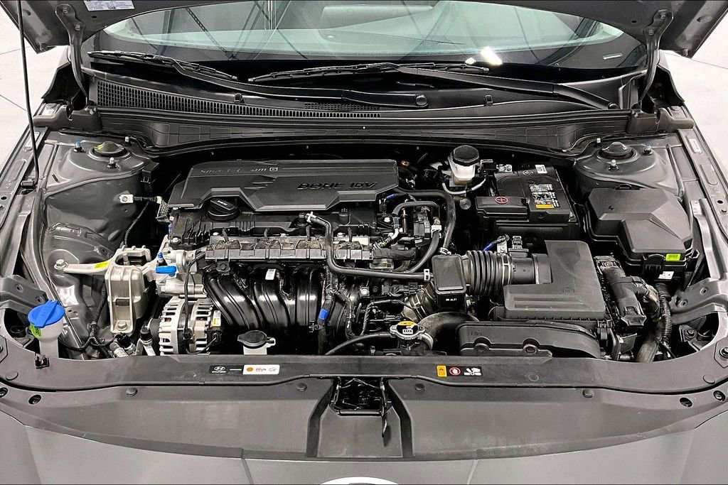 Certified 2025 Hyundai Elantra SEL image 12