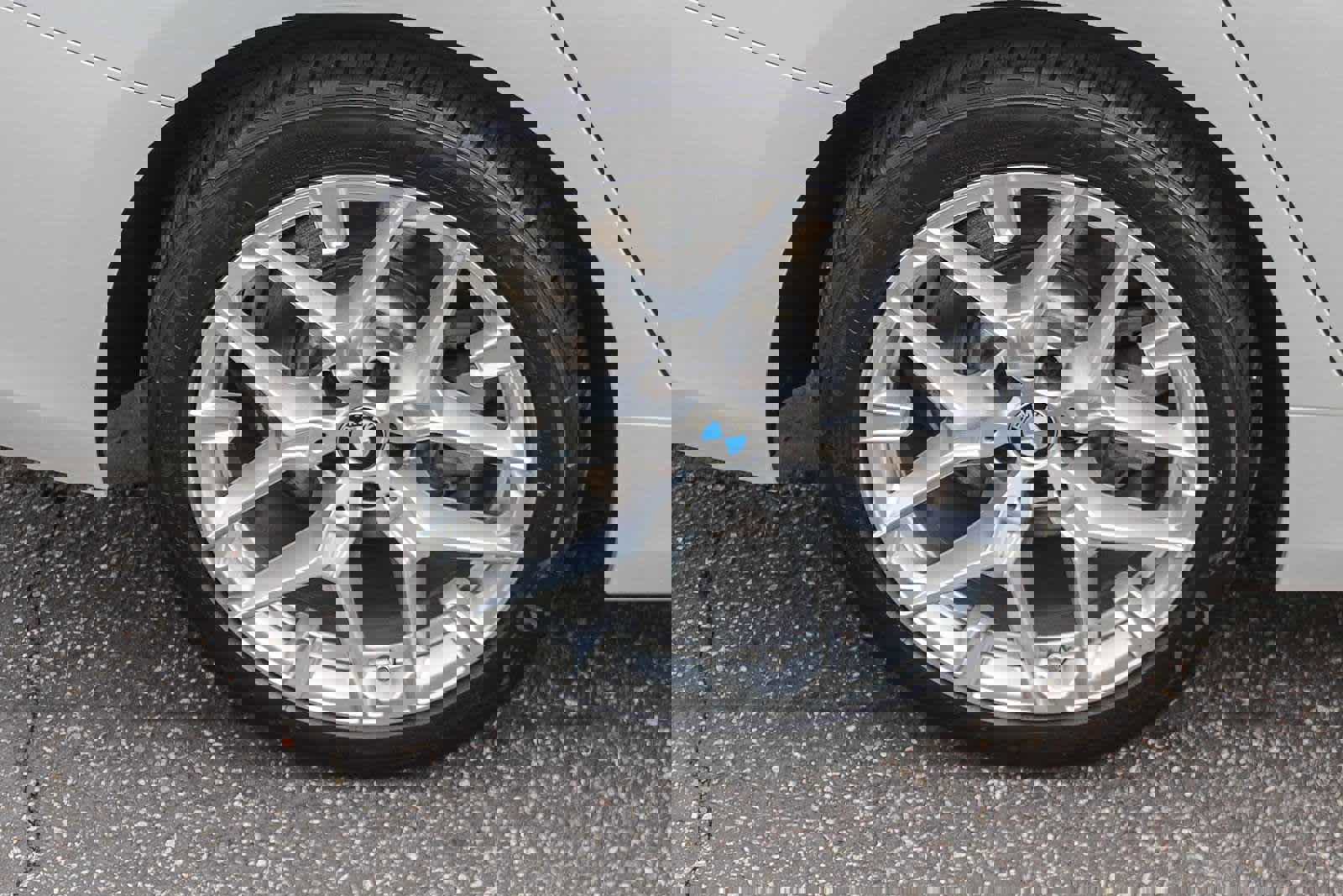 Used 2025 BMW 330i Sedan w/ Premium Package image 8