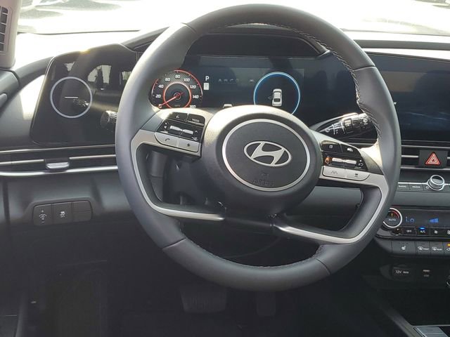 Certified 2025 Hyundai Elantra SEL FWD image 10
