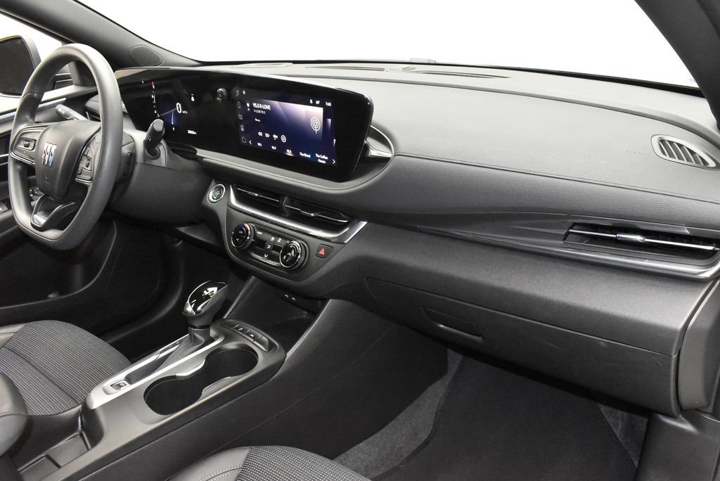 Used 2025 Buick Envista Preferred FWD image 23