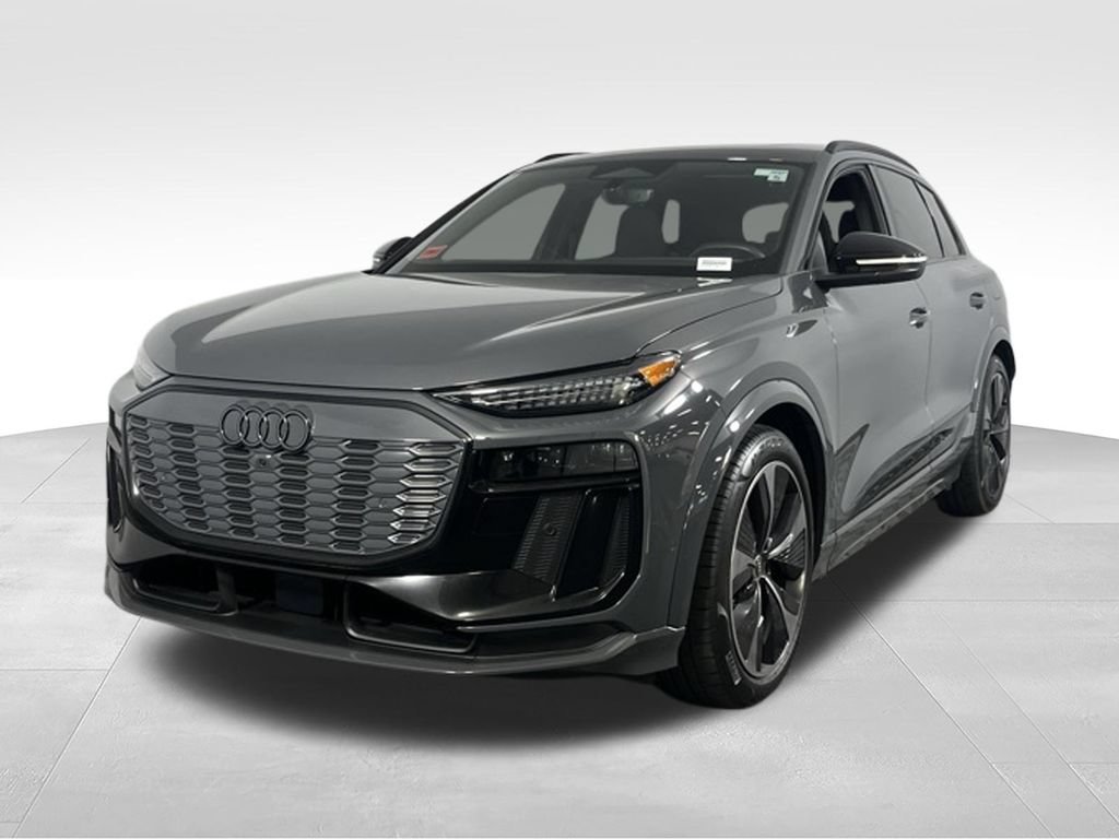 Used 2025 Audi SQ6 e-tron Prestige w/ Black Edition One AWD/4WD image 3