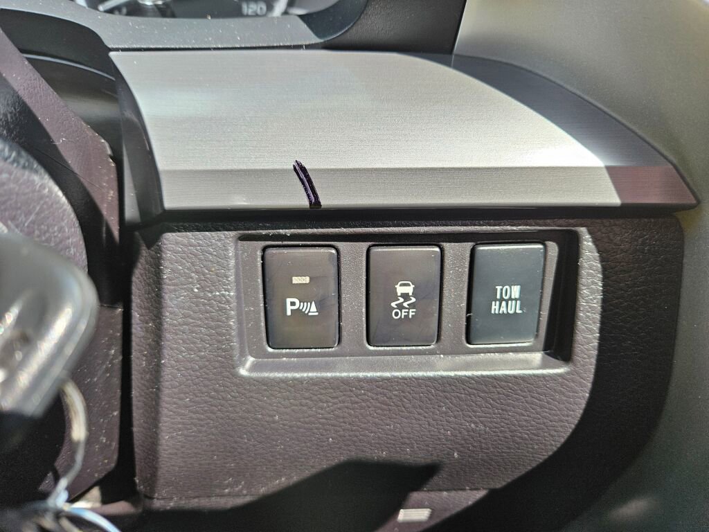 Used 2015 Toyota Tundra Platinum image 23