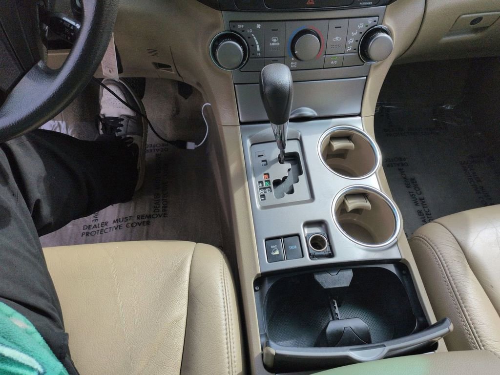 Used 2010 Toyota Highlander 4WD image 19
