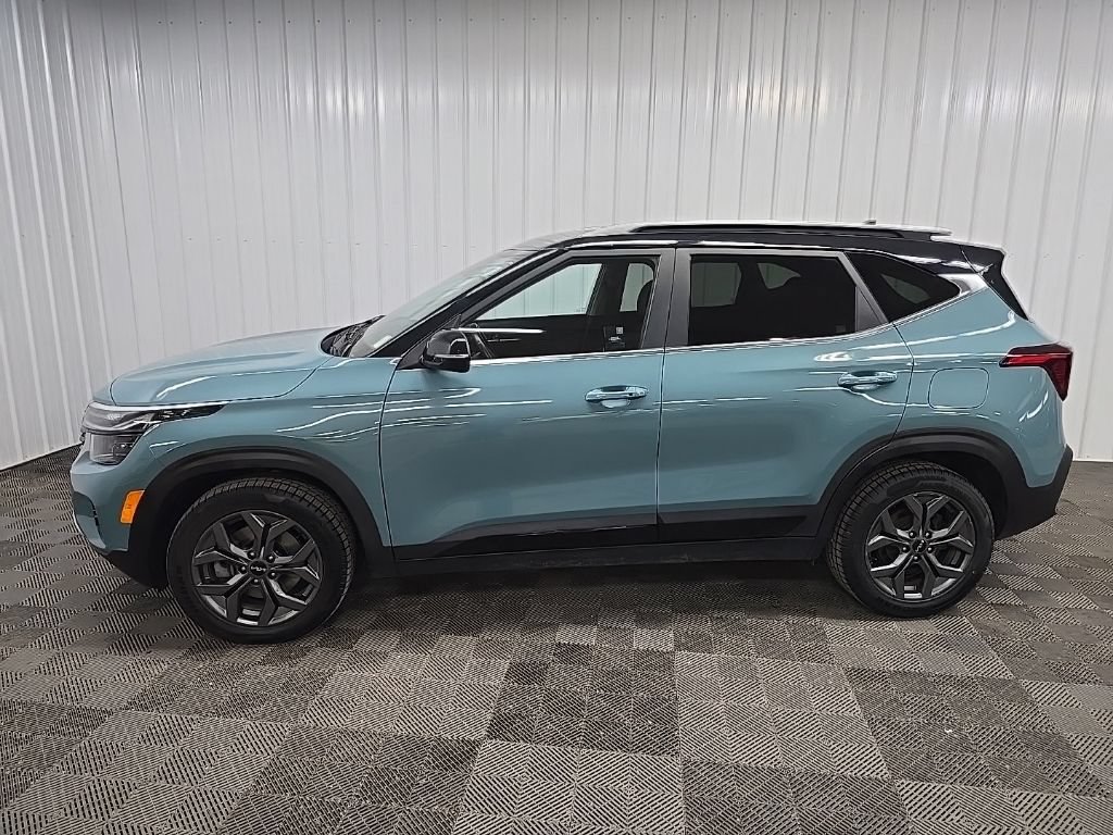 Used 2024 Kia Seltos S AWD/4WD image 5