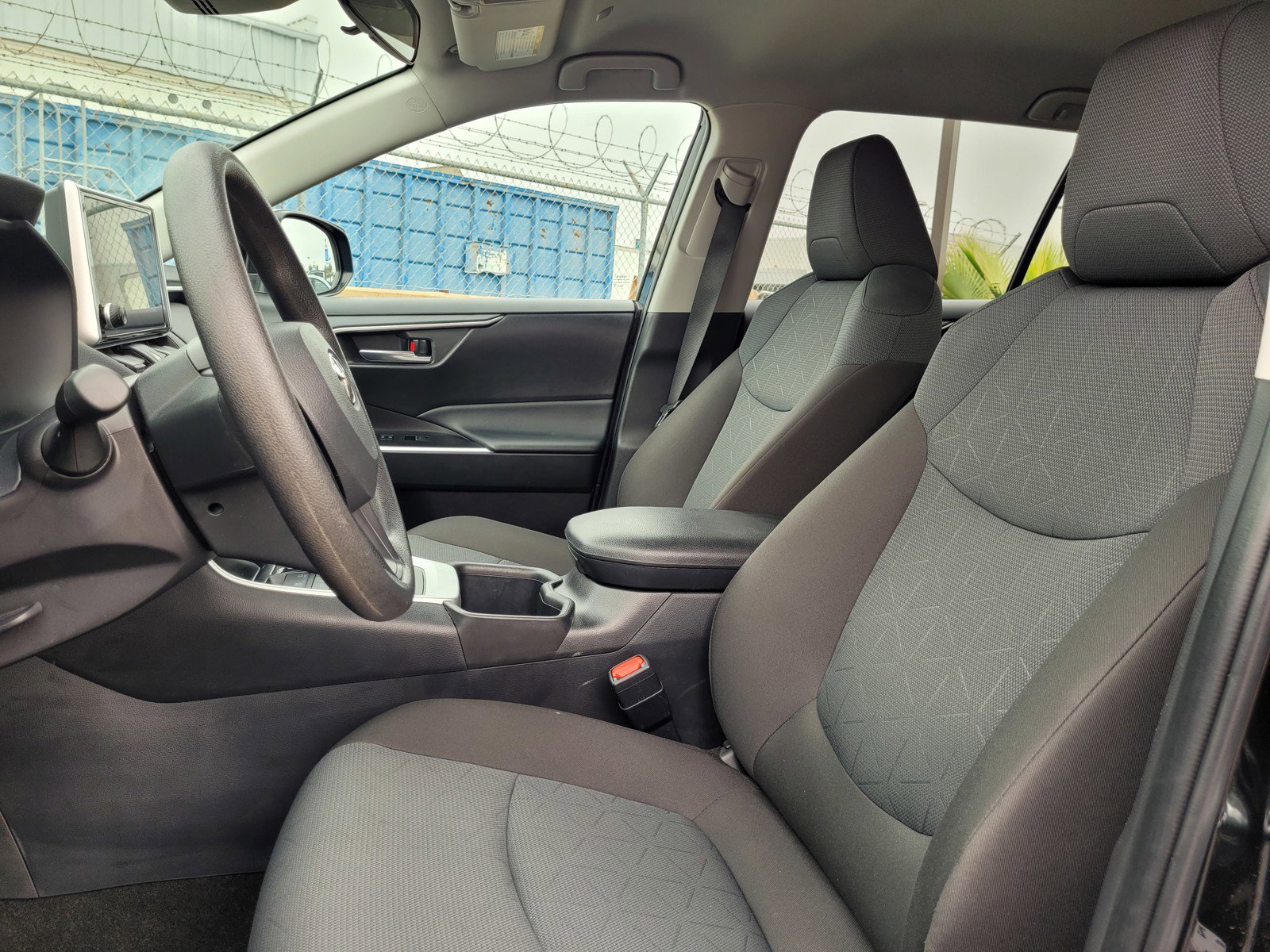 Used 2025 Toyota RAV4 XLE image 9