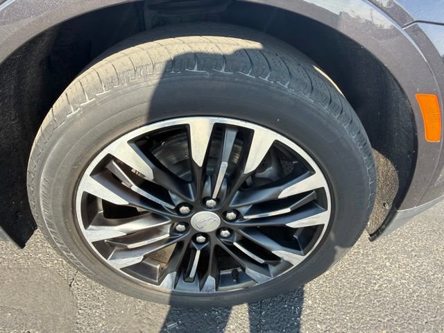 Used 2017 Cadillac XT5 Premium Luxury w/ Driver Assist Package AWD/4WD image 30