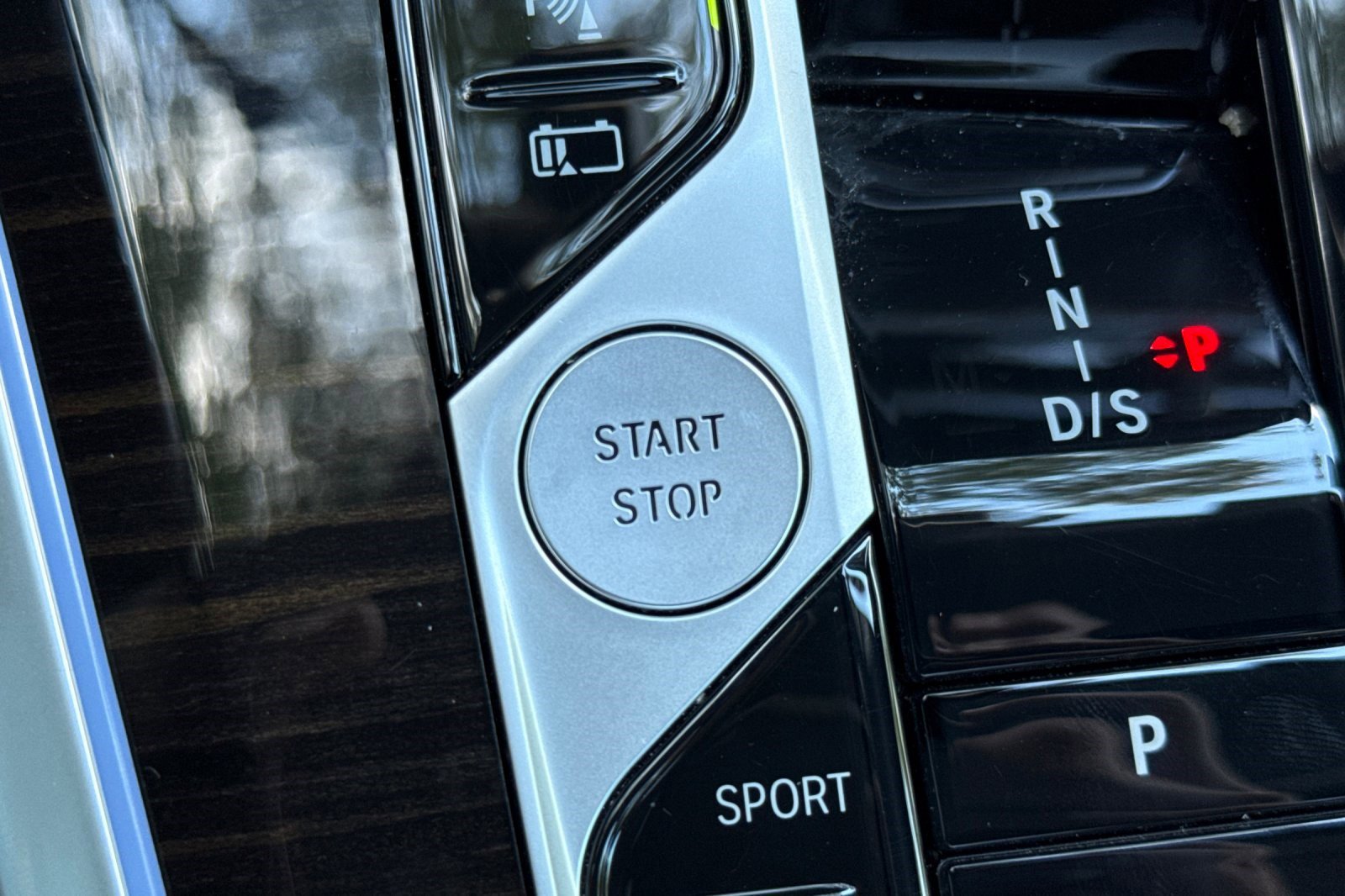 Certified 2024 BMW X5 xDrive50e w/ Premium Package image 27