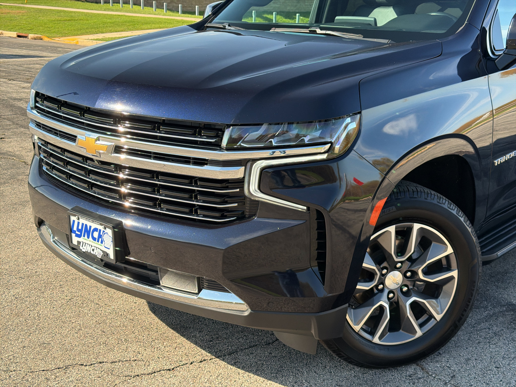 Used 2021 Chevrolet Tahoe LT w/ LT Signature Package AWD/4WD image 8