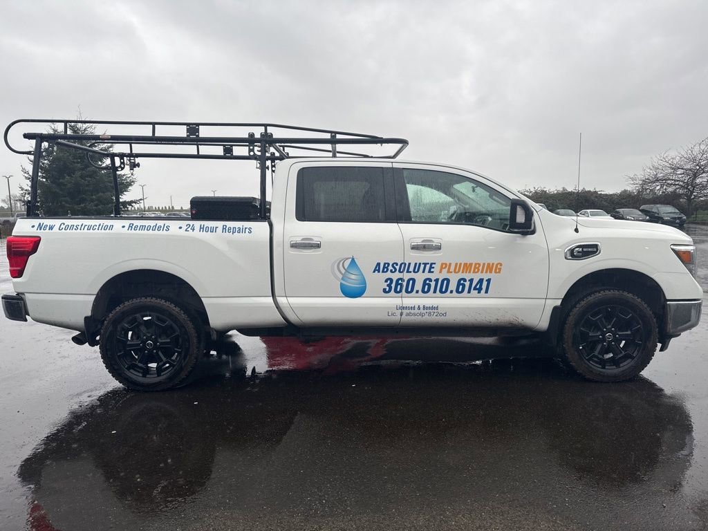 Used 2019 Nissan Titan SV image 6