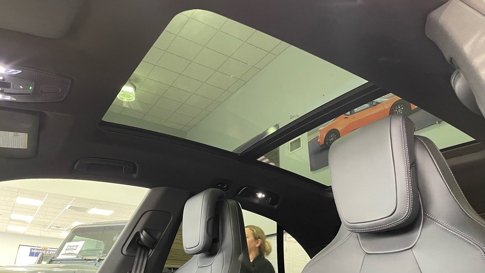 Used 2025 Porsche Macan Electric image 31