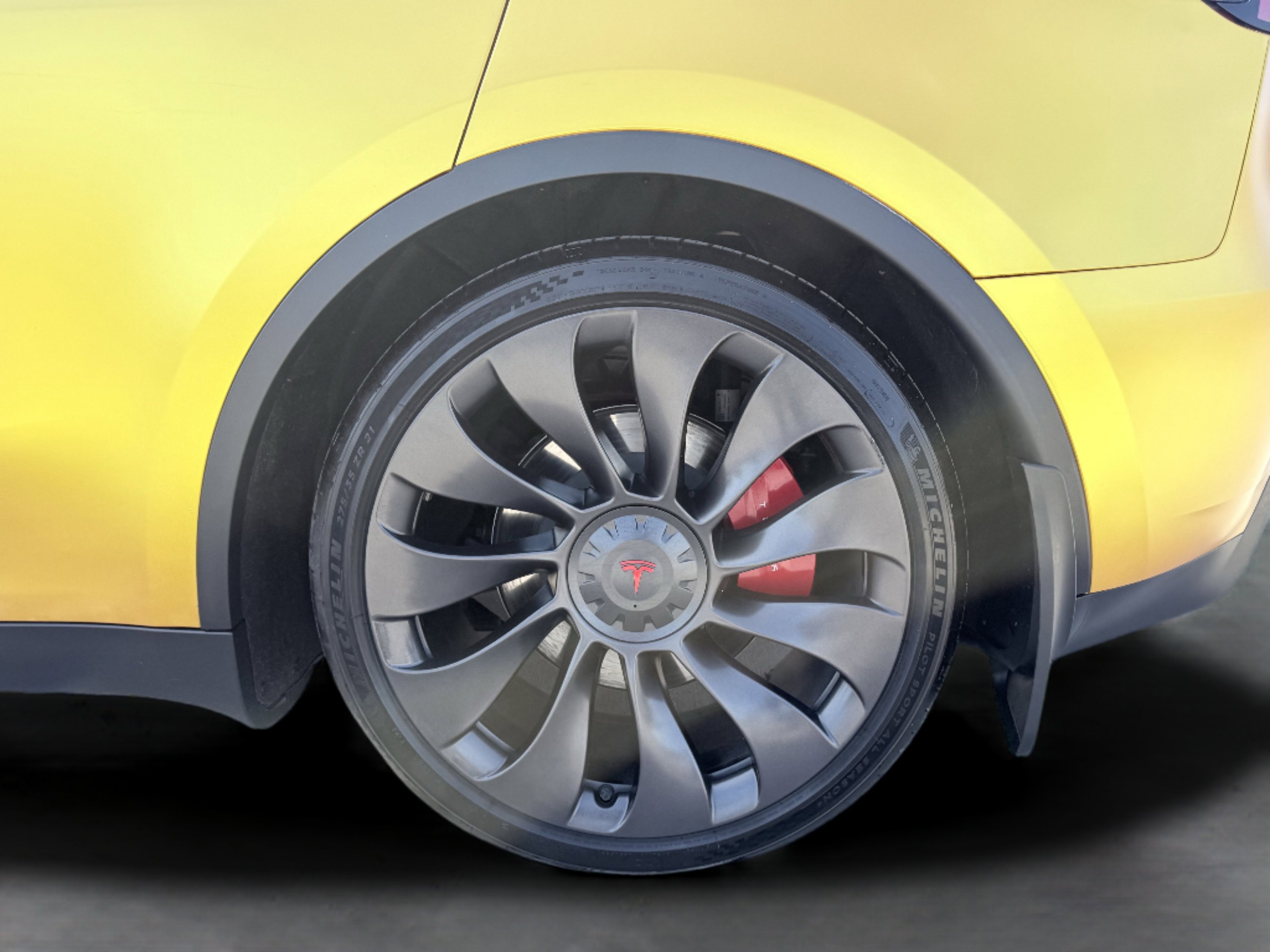 Used 2023 Tesla Model Y Performance image 14
