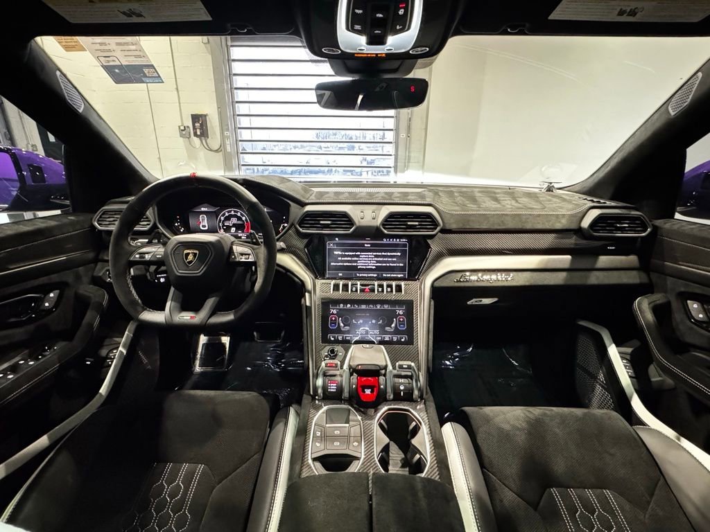 Used 2024 Lamborghini Urus Performante AWD/4WD image 36