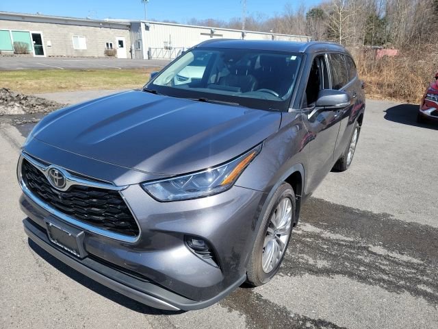 Used 2023 Toyota Highlander Platinum image 1