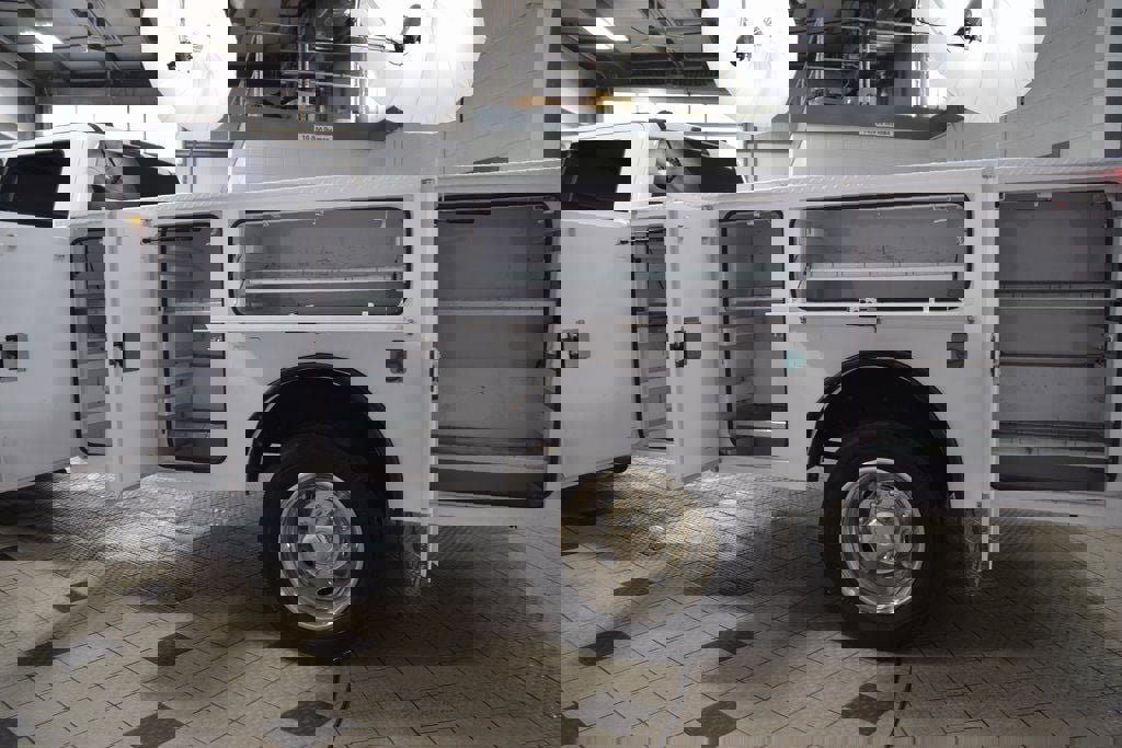 Used 2024 Ford F550 4x4 Crew Cab Super Duty w/ XLT Value Package image 42