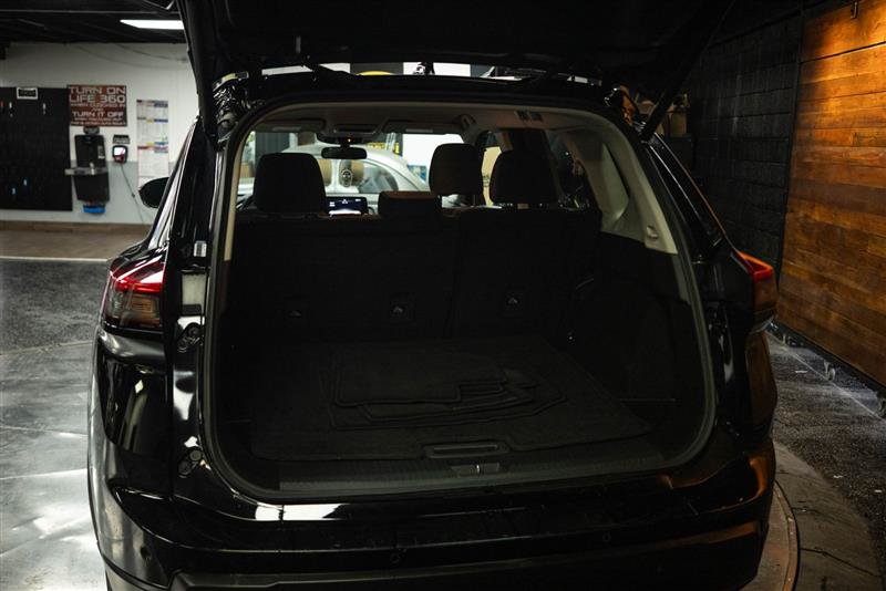 Used 2025 Nissan Rogue SV FWD image 7