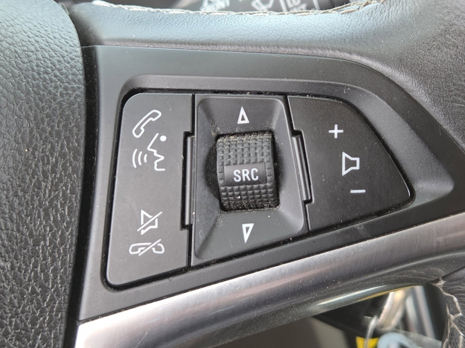Used 2016 Buick Encore FWD image 28