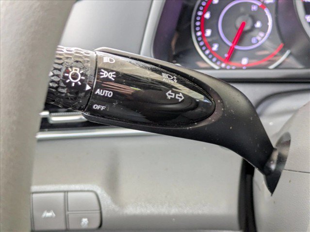 Used 2023 Hyundai Elantra SEL FWD image 6