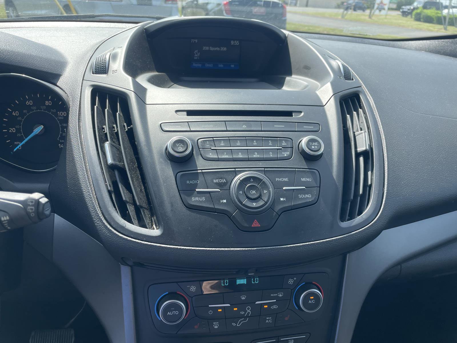 Used 2018 Ford Escape SE FWD image 8