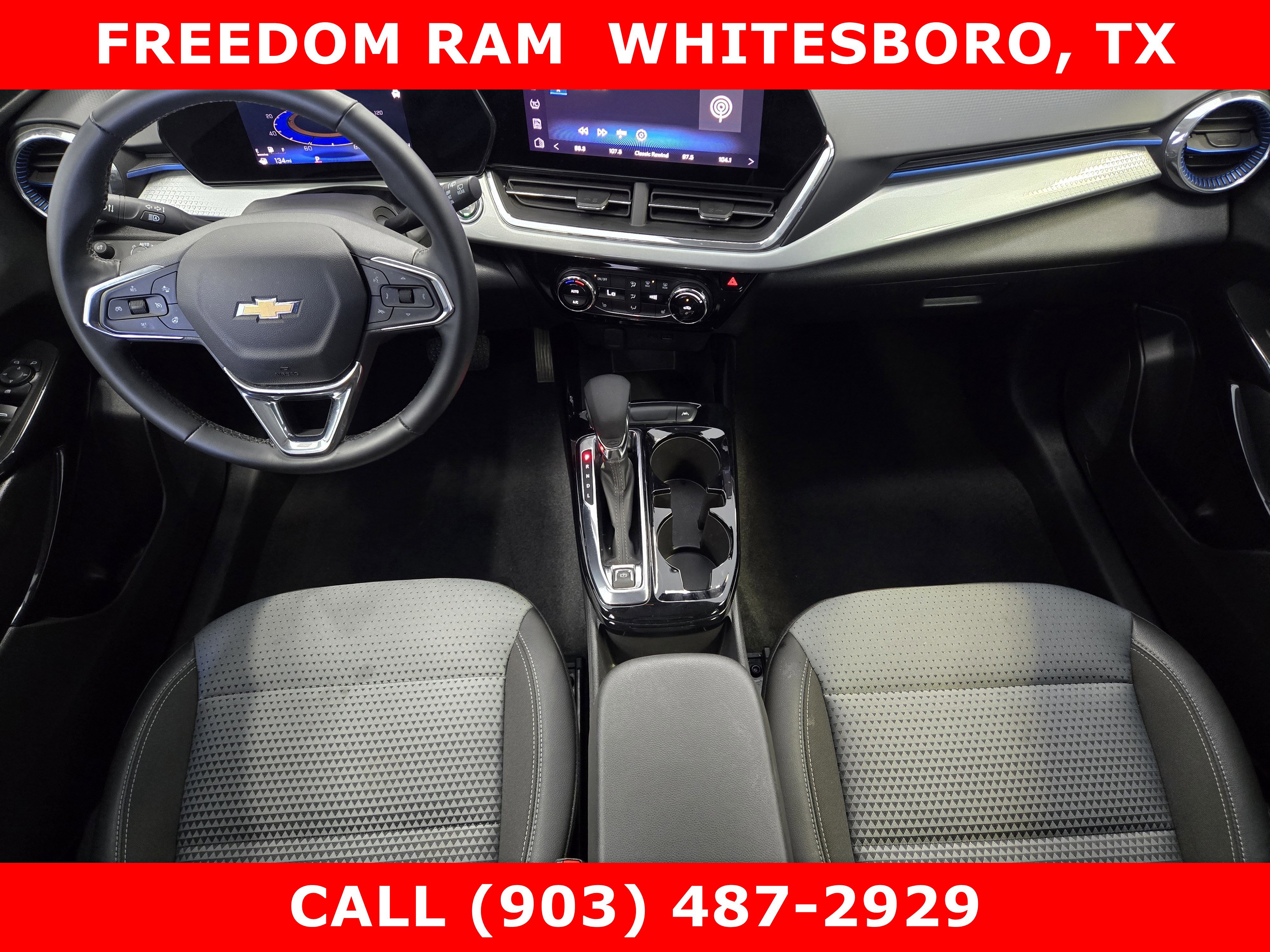 Used 2025 Chevrolet Trax LT w/ LT Convenience Package image 18