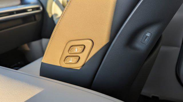 New 2026 Hyundai Ioniq 9 SEL image 30