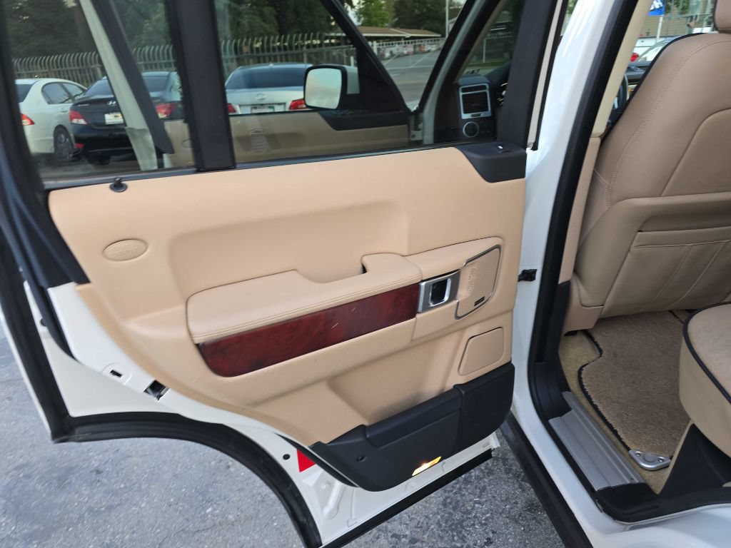 Used 2010 Land Rover Range Rover HSE LUX AWD/4WD image 13