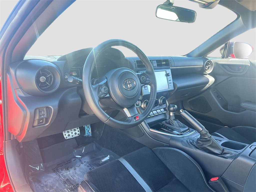 Used 2025 Toyota GR86 Premium image 9