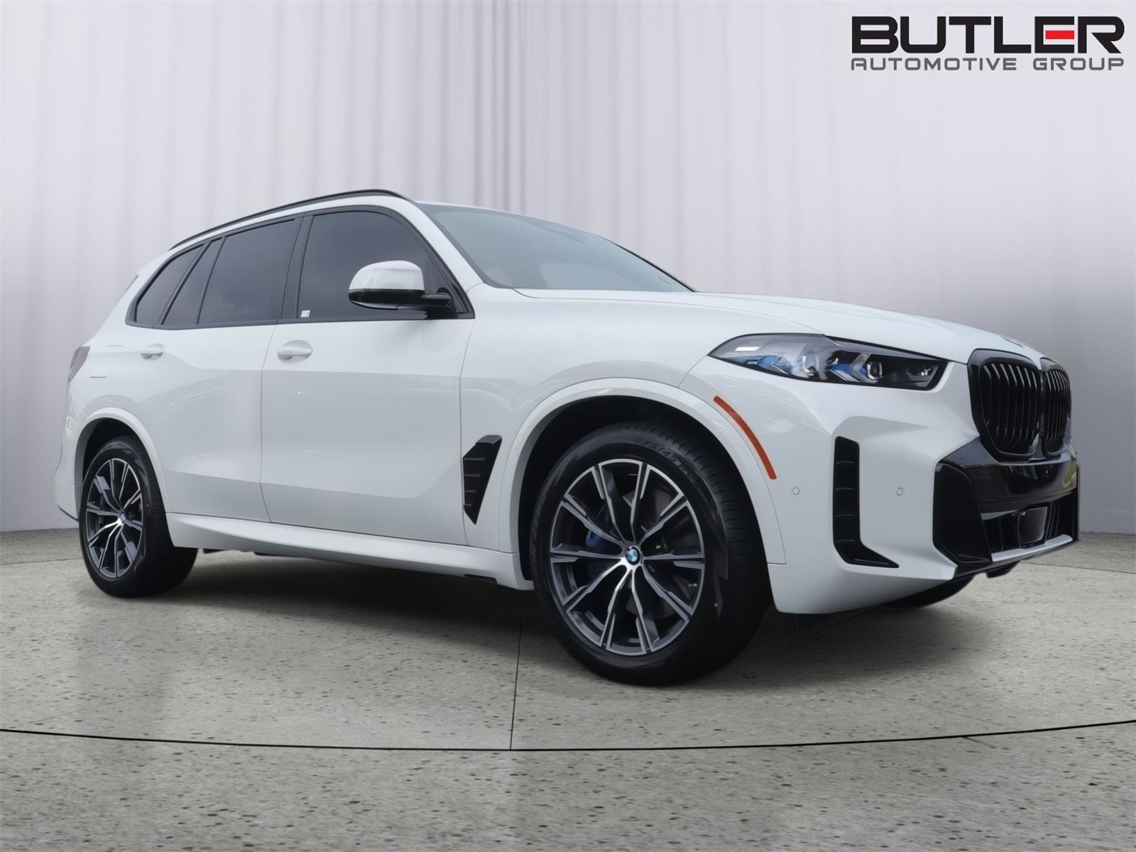 Used 2024 BMW X5 xDrive40i w/ M Sport Package AWD/4WD image 9