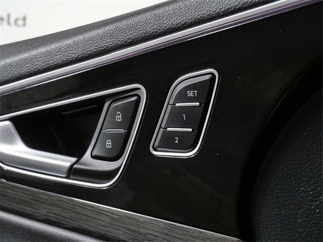 Used 2017 Audi Q7 3.0T Prestige w/ Prestige Package image 27