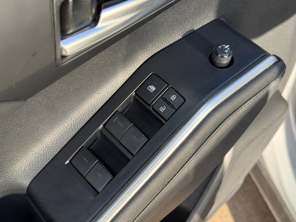 Used 2024 Toyota Highlander XLE image 21