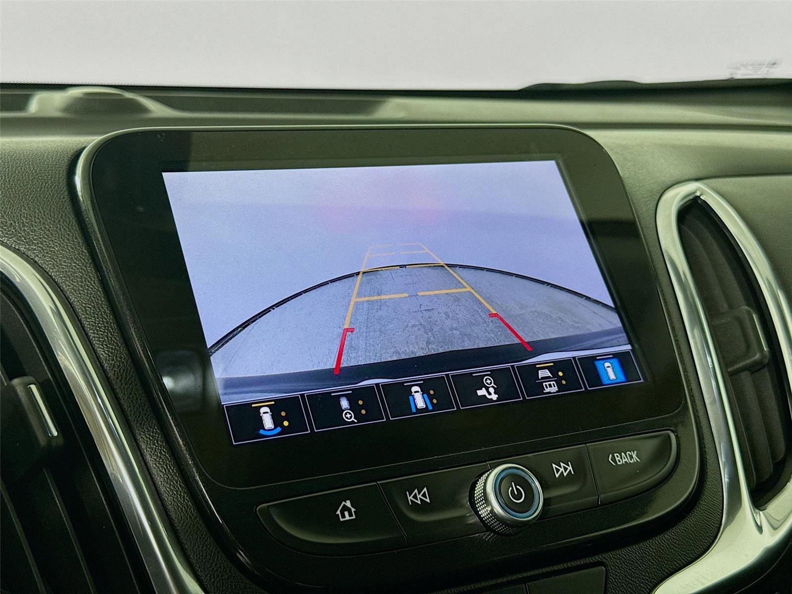 Used 2023 Chevrolet Equinox Premier AWD/4WD image 14